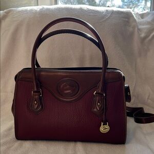 Dooney & Bourke Burgundy Leather Shoulder Bag
Great Condition